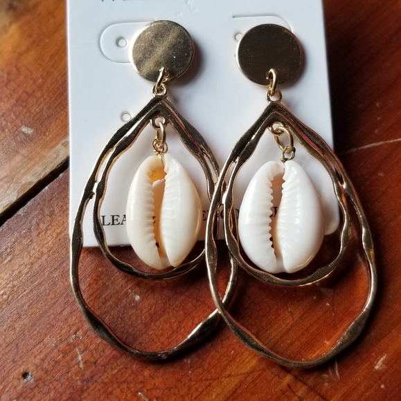 Goldtone Cowrie Shell Pierced Earrings - Picture 6 of 8